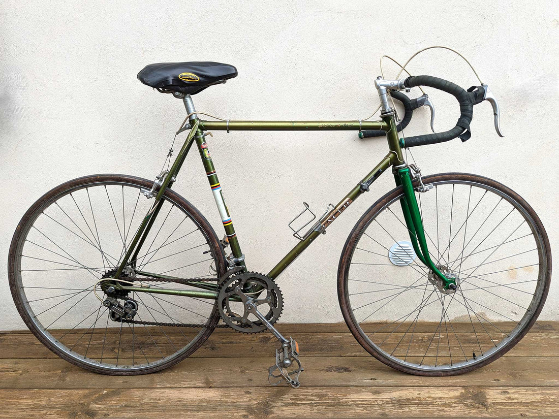 Restauration en images d'un vélo de route vintage RACER Course Spécial Tour de France de 1972