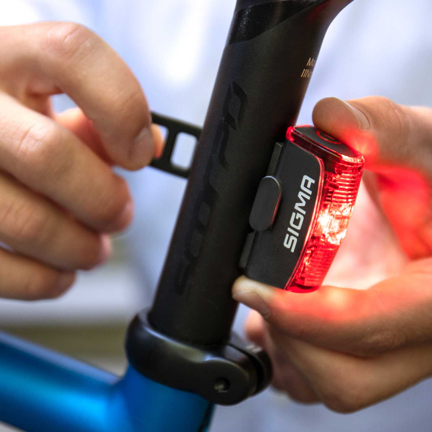 Sigma Set Set éclairage Vélo SIGMA Buster 400 RL80 - LED Avant 400 Lumens, Arrière 80 Lumens, 5 Modes Kit Lumière Vélo Sigma Set Set éclairage Vélo SIGMA Buster 400 RL80 - LED Avant 400 Lumens, Arrière 80 Lumens, 5 Modes Kit Lumière Vélo